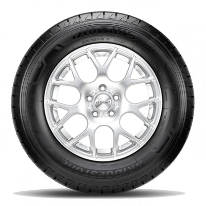 Bridgestone Duravis R660 ECO montado en furgón comercial, ideal para asfalto